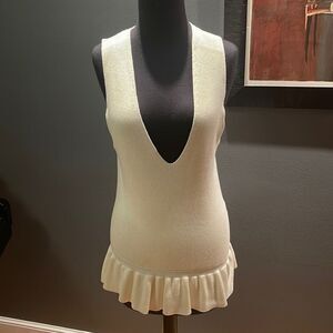 Lumiere off white ribbed deep V neckline ruffle hem sweater vest. Medium.